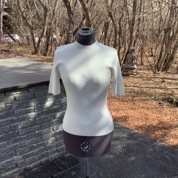 CONTEMORAINE by Simons  White short sleeve summer sweater size small - Picture 2 of 7